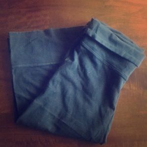 Champion // cropped yoga pants